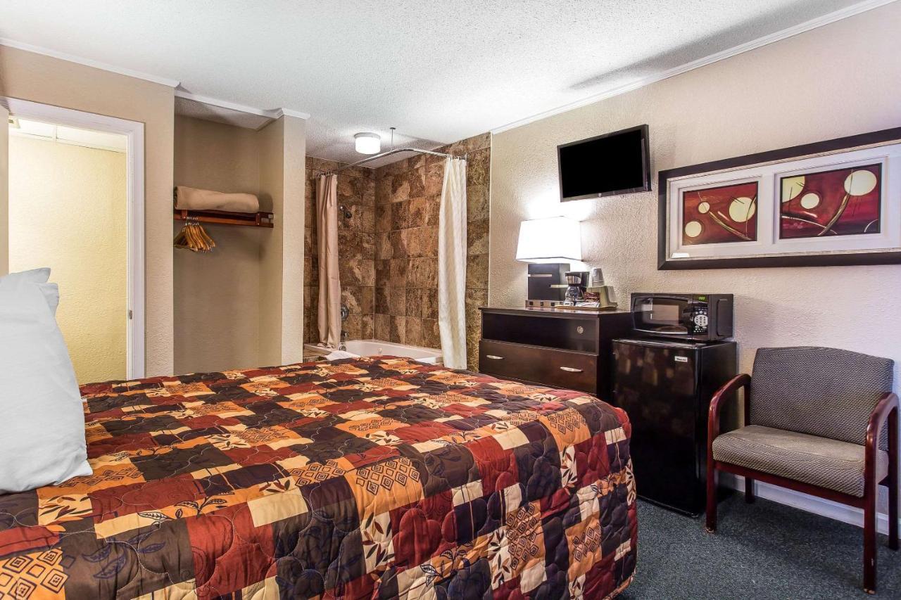 Rodeway Inn & Suites Nags Head Exteriör bild